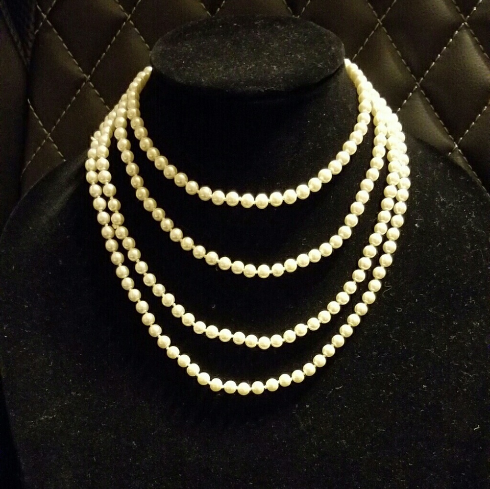 BEADED PEARL TYPE NECKLACE